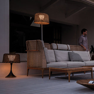 Ritta Moderno LED Impermeabile Esterni Lampada da Terra Rattan Metallo Corridoio/Giardino